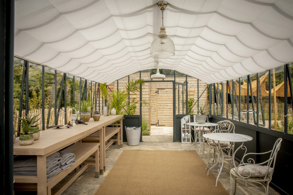 Serre servant de poolhouse hotel les hayes en Sologne